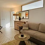 Montis בית הארחה 3*