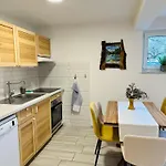 Konukevi Montis