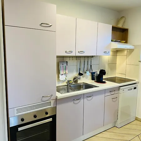 Montis Guest house *