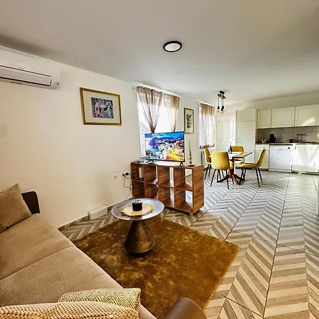 Konukevi Montis 3*